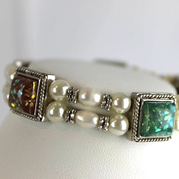 Aurora Borealis & Faux Pearls Stretch Bracelet - Picture 3 of 7